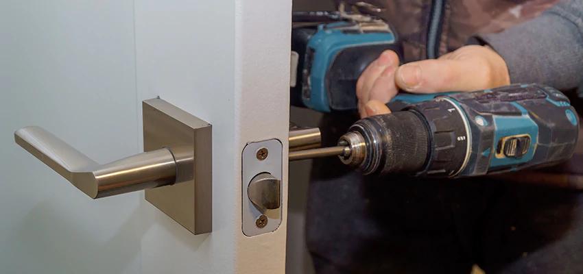 Broken Door Handle Lock Repair in Mira Monte, California